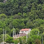 아파트 Pesja 오미살즈