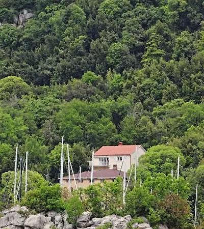 Apartment Pesja Omisalj